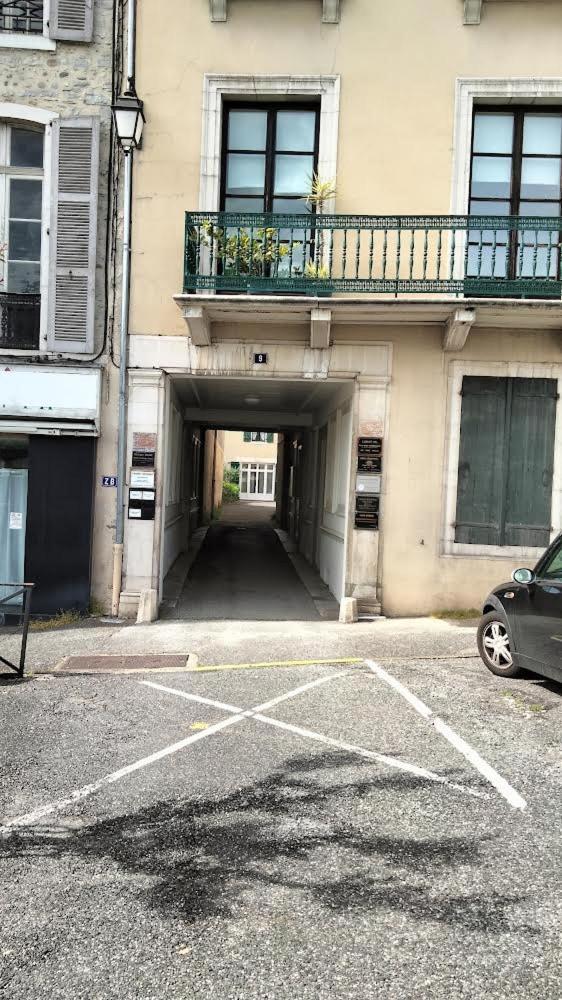 Apartmán Chez Sabrina Oloron-Sainte-Marie Exteriér fotografie